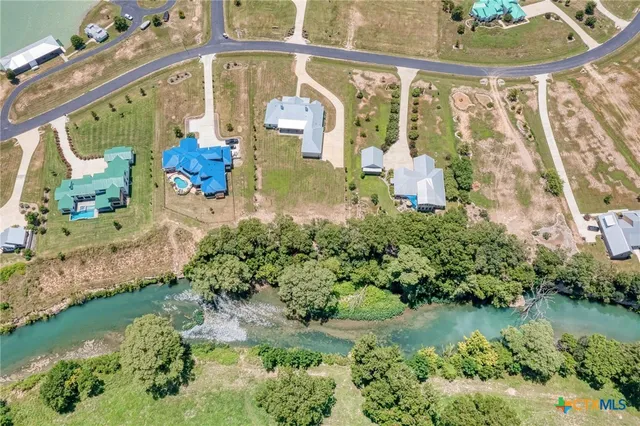 a view of statue in the garden