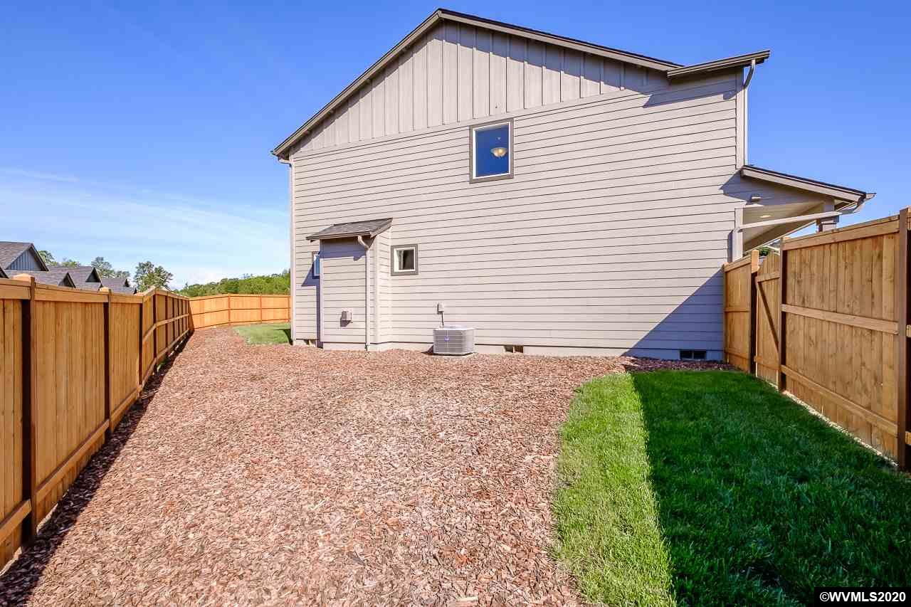 2708 Northwest Amble Side Street Albany, OR 97321 - Photo 8 of 34
