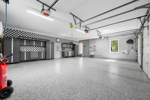 a view of a livingroom with furniture