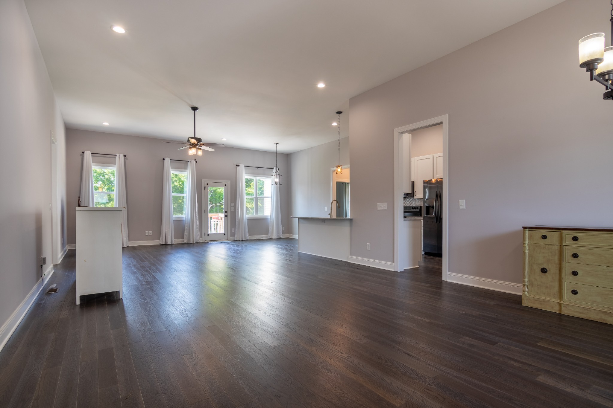 1072 Jonathan Lane Springfield, TN 37172 - Photo 3 of 10 Gallery Image 3
