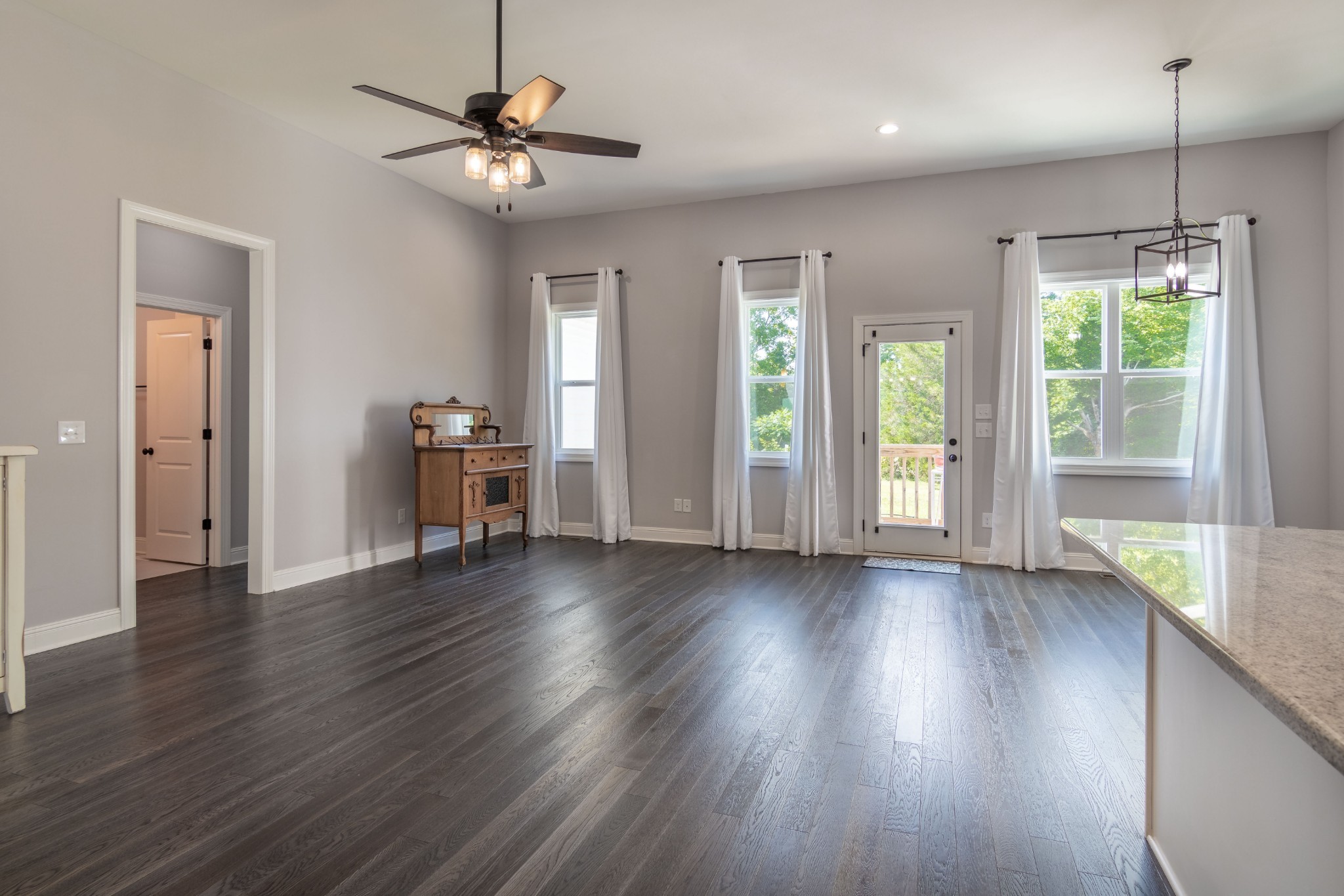 1072 Jonathan Lane Springfield, TN 37172 - Photo 6 of 10 Gallery Image 6