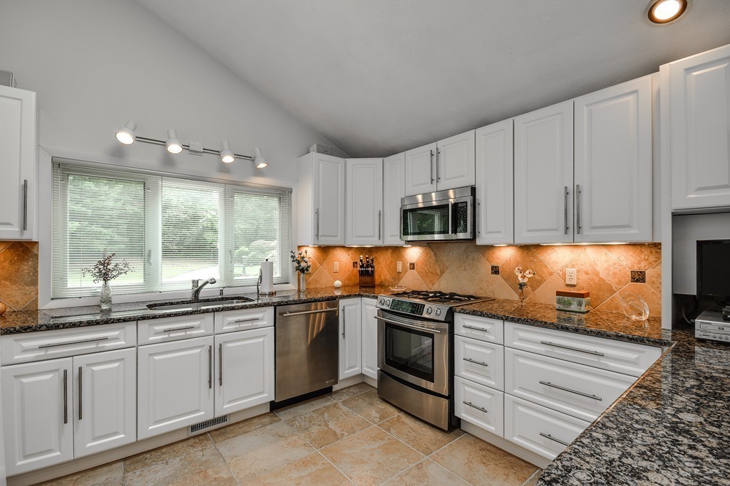 28 Parker Road Framingham, MA 01702 - Photo 7 of 22 Gallery Image 7