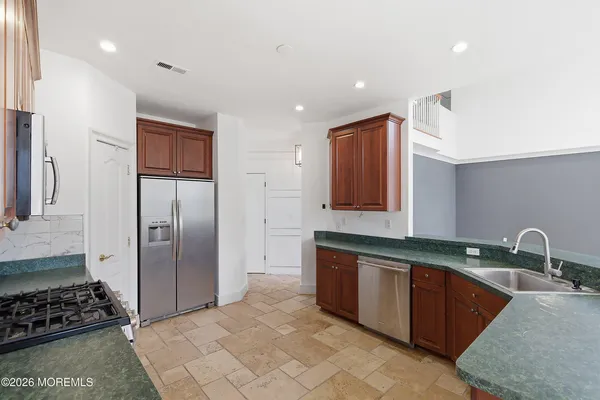 $1,199,999 | 17 Meadow Run Court, Jackson, NJ 08527