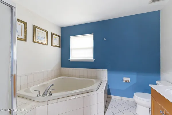 $1,199,999 | 17 Meadow Run Court, Jackson, NJ 08527