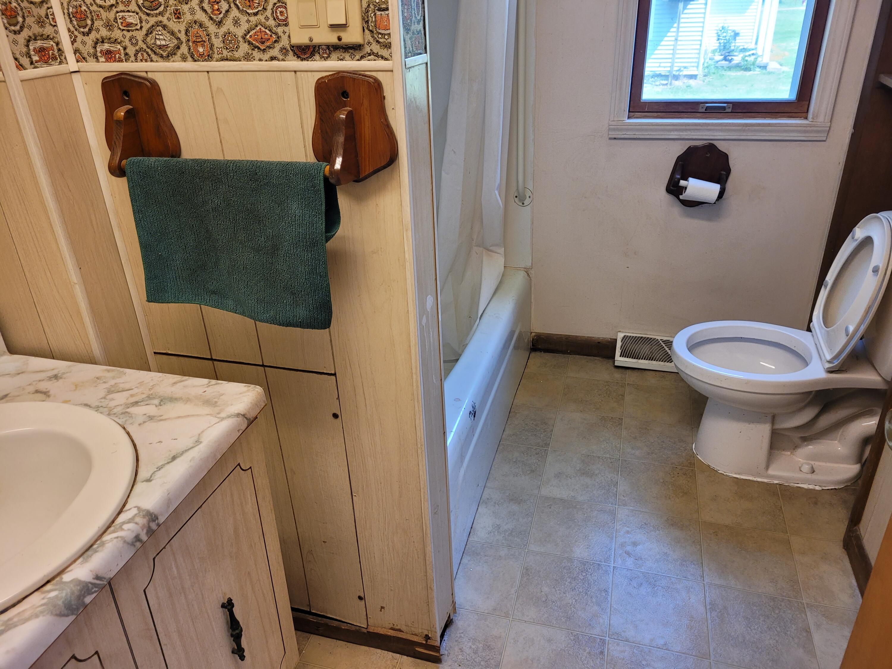 109 2nd Street Lawrence, MI 49064 - Photo 14 of 40 20250602_111933