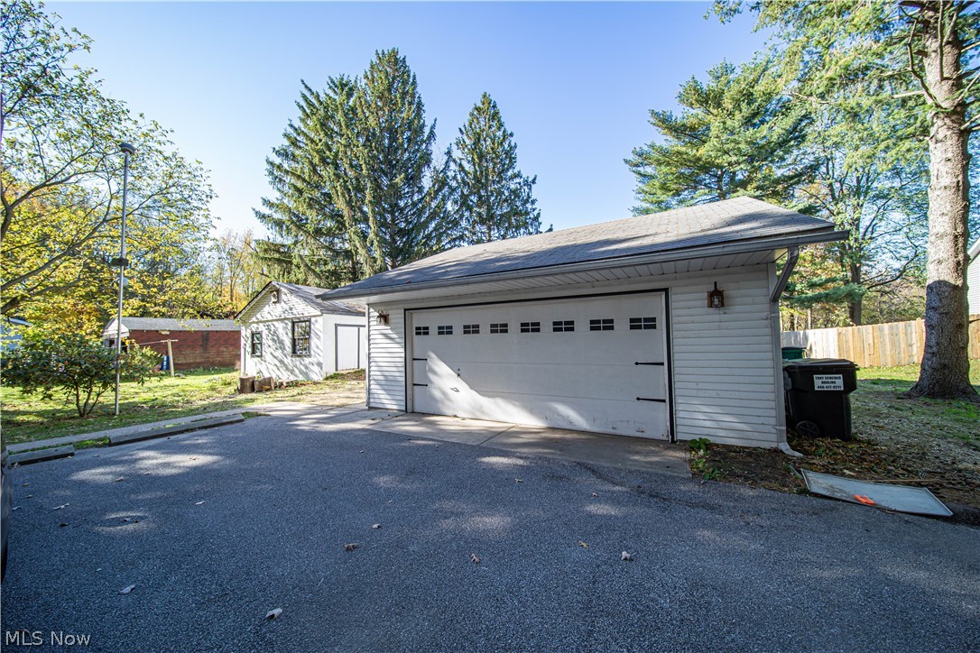 4310 Lane Road Painesville, OH 44077 - Photo 7 of 35