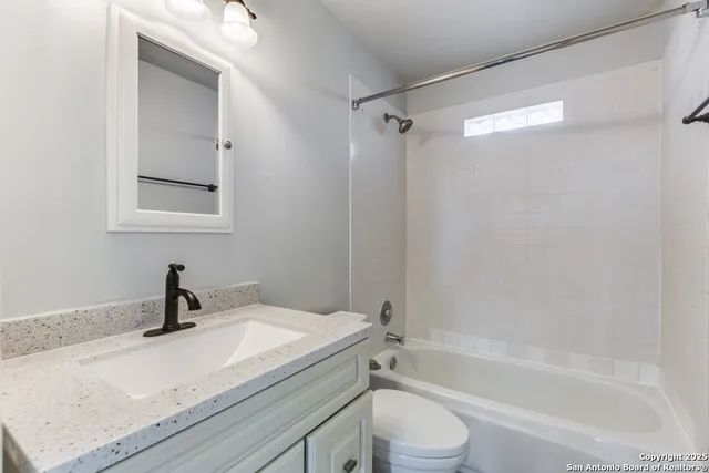 $1,500 | 122 Karm Street, Castroville, TX 78009