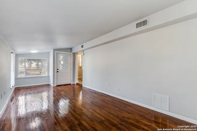 $1,500 | 122 Karm Street, Castroville, TX 78009