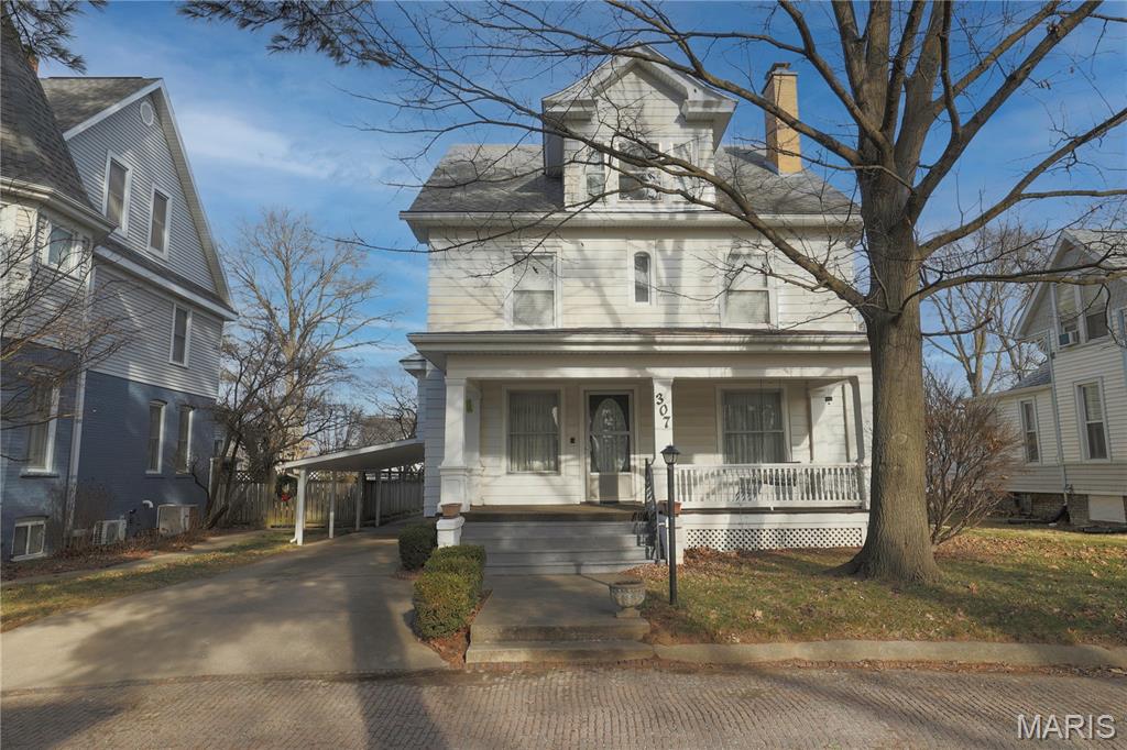 307 Tilson Place Hillsboro, IL 62049 - Photo 1 of 50