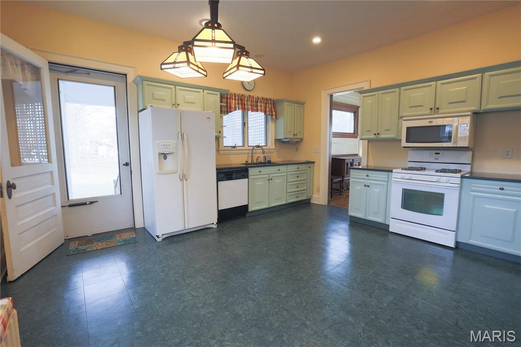 307 Tilson Place Hillsboro, IL 62049 - Photo 17 of 50