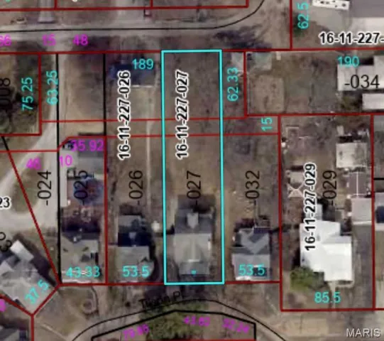 $242,000 | 307 Tilson Place, Hillsboro, IL 62049