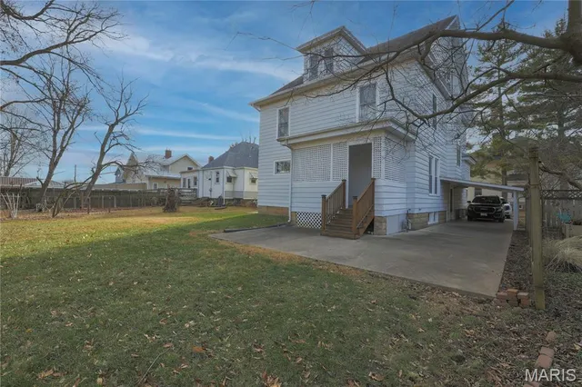 $242,000 | 307 Tilson Place, Hillsboro, IL 62049