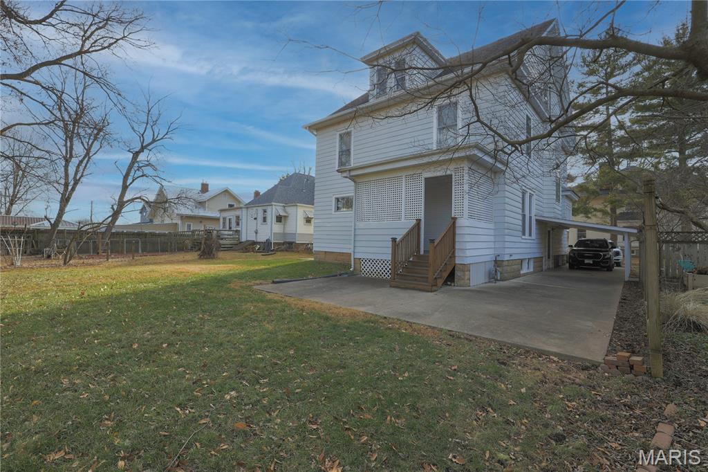 307 Tilson Place Hillsboro, IL 62049 - Photo 5 of 50