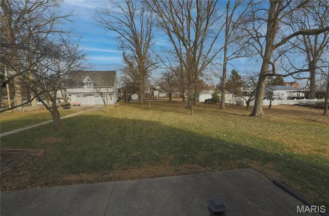 $242,000 | 307 Tilson Place, Hillsboro, IL 62049