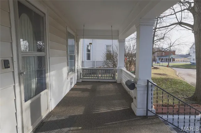 $242,000 | 307 Tilson Place, Hillsboro, IL 62049