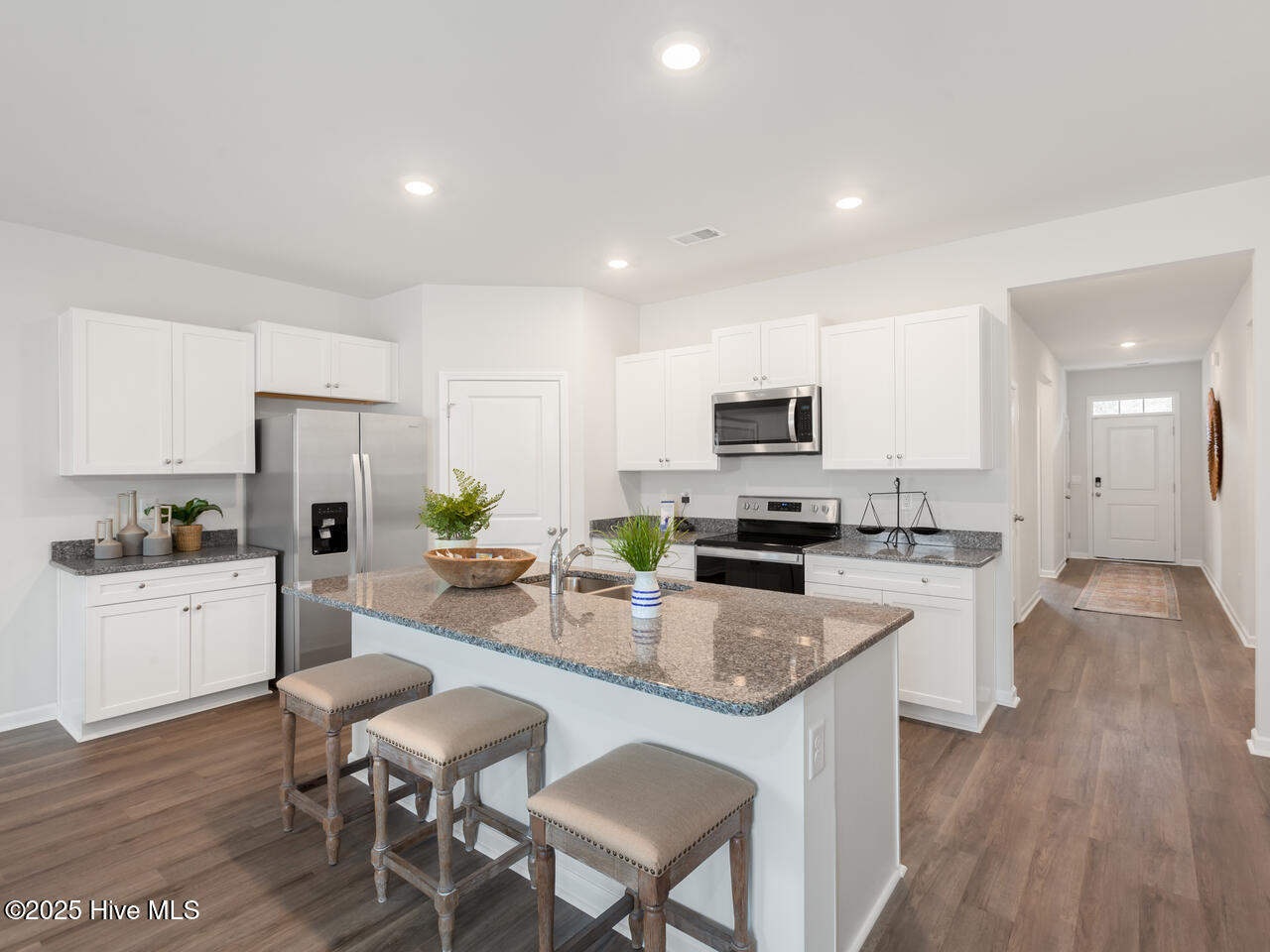 176 Legare Street, Unit LOT 219 Wilmington, NC 28411 - Photo 9 of 41 BellaPoint20513kitDRHorton-008-018-1280x