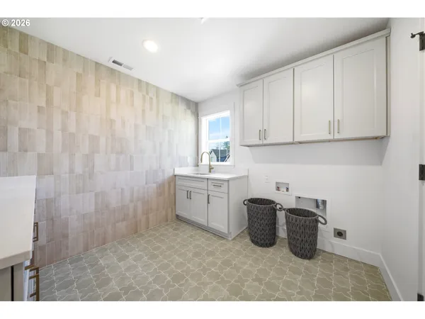 $699,900 | 1047 Southeast Olive Way, Estacada, OR 97023