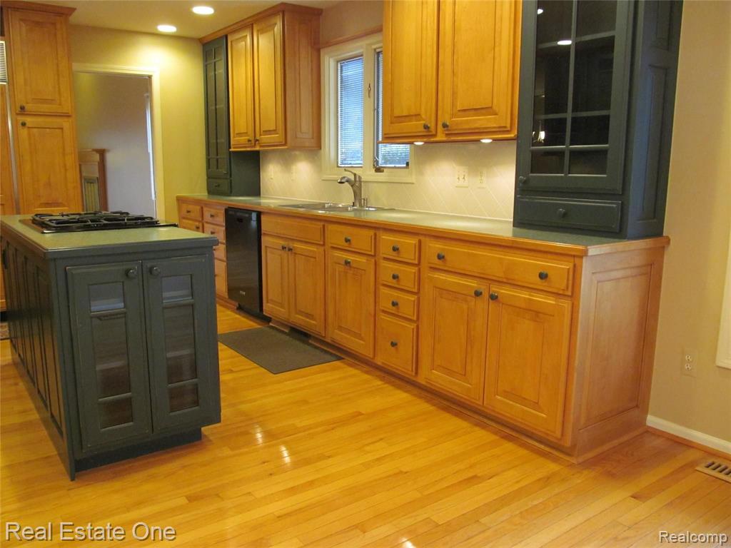 856 Green View Court, Unit 1 Rochester, MI 48307 - Photo 11 of 38