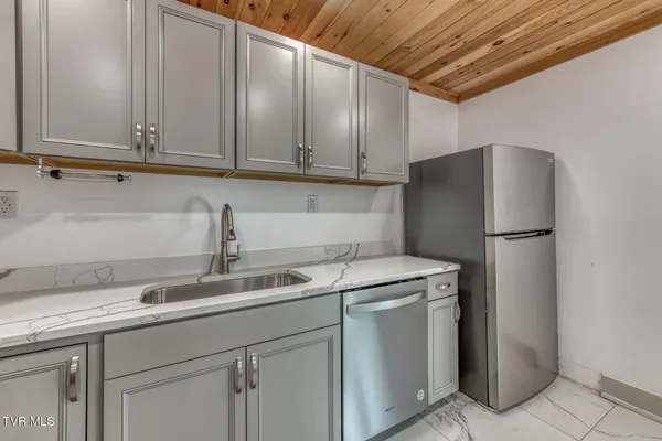 $260,000 | 438 Hartshaw Drive, Greeneville, TN 37743