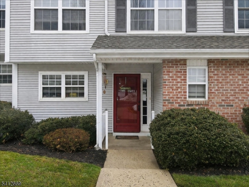 76 Hickory Way Mount Arlington, NJ 07856 - Photo 3 of 27