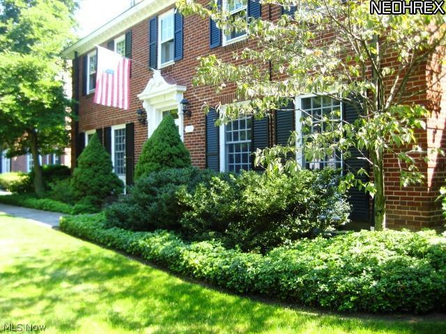 2989 Glengary Road Cleveland, OH 44120 - Photo 2 of 25 IMPECCABLY MAINTAINED!