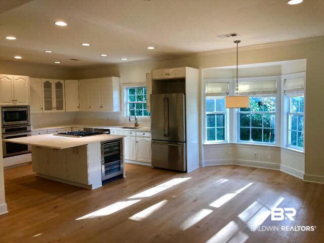 1515 2nd Street Daphne, AL 36526 - Photo 4 of 23 For Sale: 1515 Second Street, Daphne, AL 36526 Kitchen & Breakfast Area