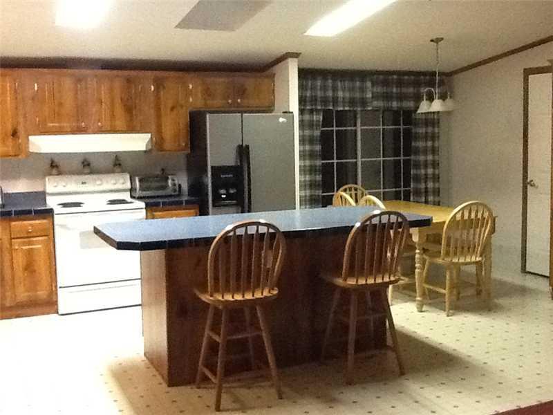 26 Riter Lane Burgettstown, PA 15021 - Photo 4 of 11 Kitchen.