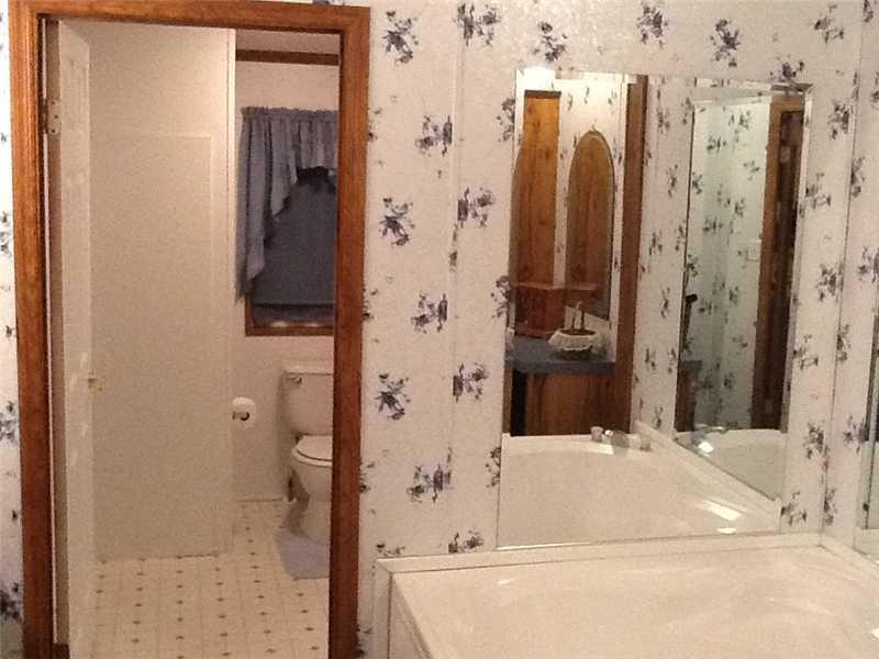 26 Riter Lane Burgettstown, PA 15021 - Photo 10 of 11 Master Bath/Spa.