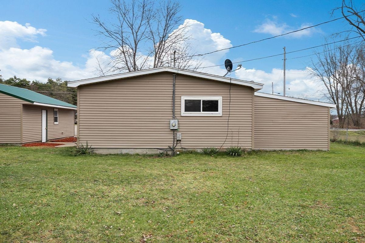 11667 Podunk Road Northeast Greenville, MI 48838 - Photo 17 of 18 5628D553-C096-4E37-BAEE-518DDE4136C8