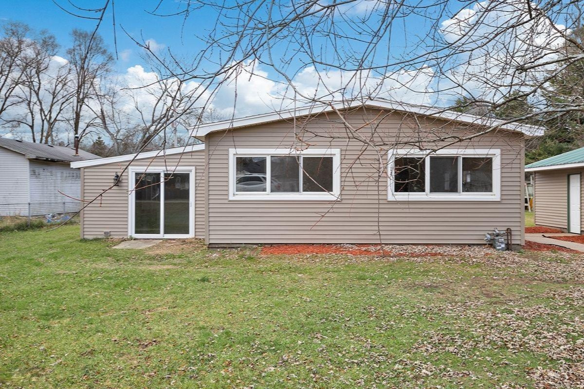 11667 Podunk Road Northeast Greenville, MI 48838 - Photo 2 of 18 21AB96DC-A211-43F0-B86A-FC572D47D8B2