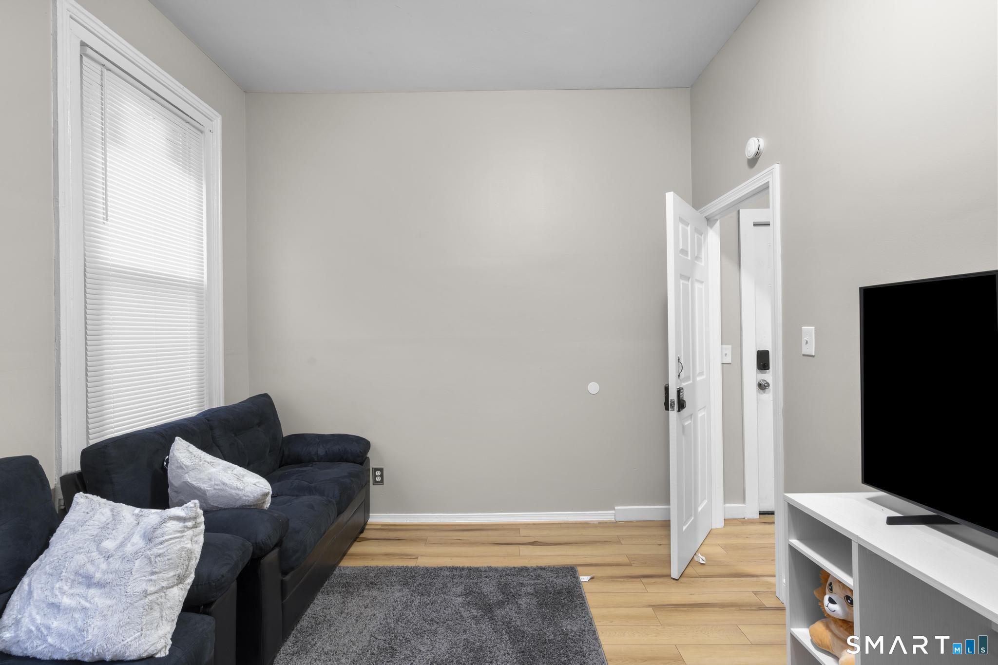 39 Cliff Street Norwich, CT 06360 - Photo 14 of 38