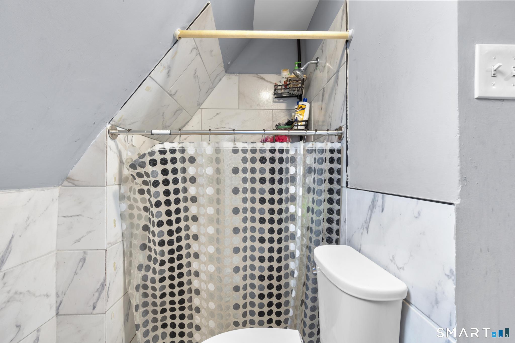 39 Cliff Street Norwich, CT 06360 - Photo 21 of 38