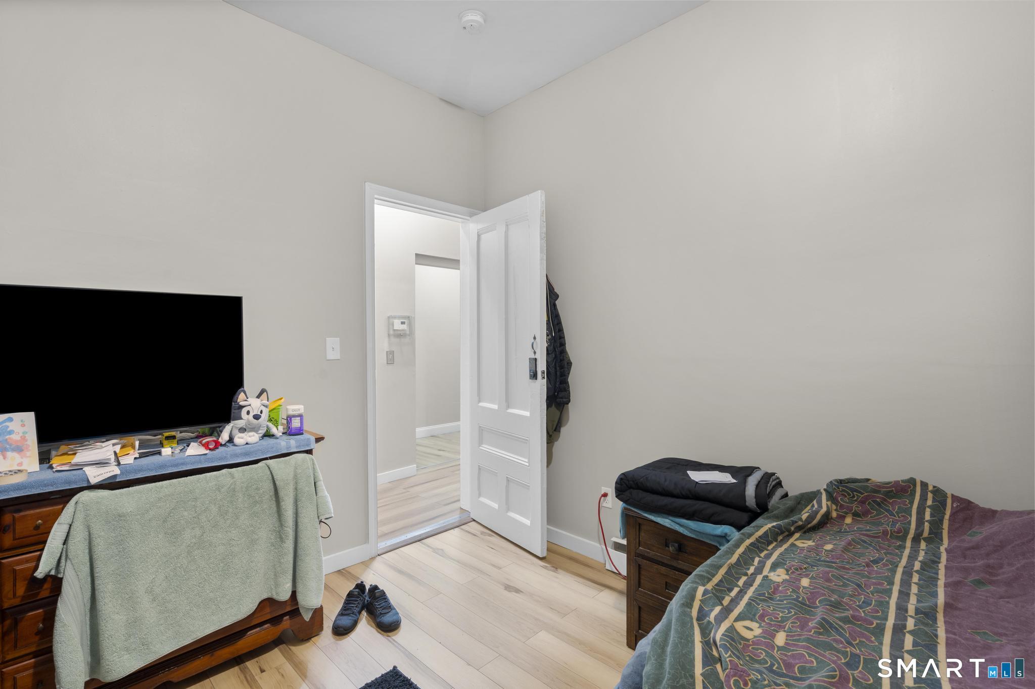 39 Cliff Street Norwich, CT 06360 - Photo 6 of 38