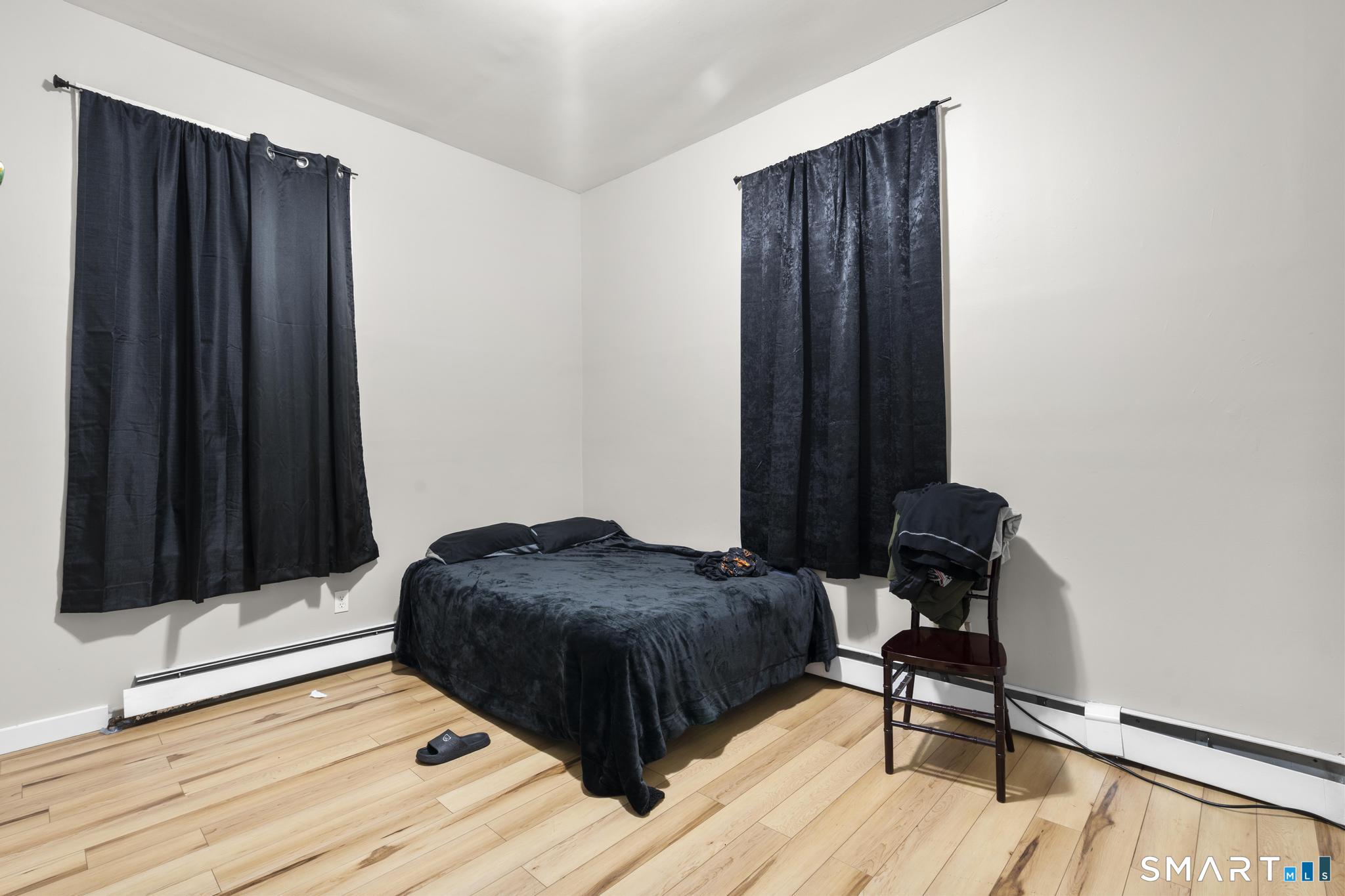 39 Cliff Street Norwich, CT 06360 - Photo 7 of 38