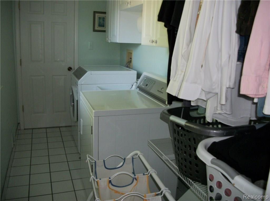 36125 Fredericksburg Road Farmington, MI 48331 - Photo 42 of 63 067.JPG