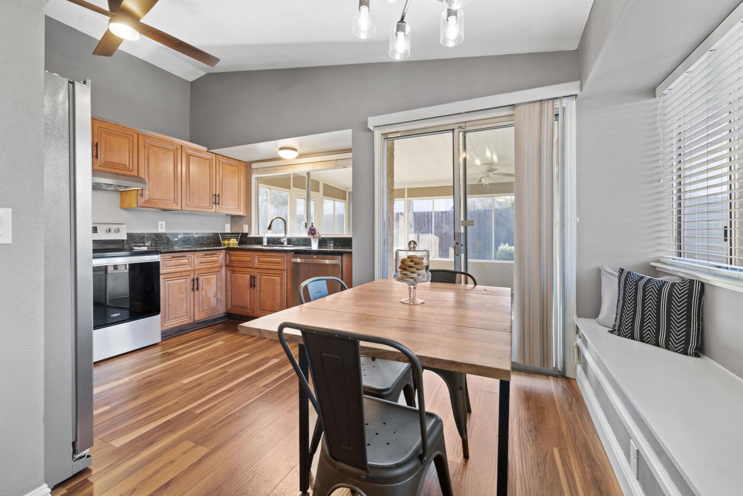 8068 Halkeep Way Sacramento, CA 95823 - Photo 13 of 27