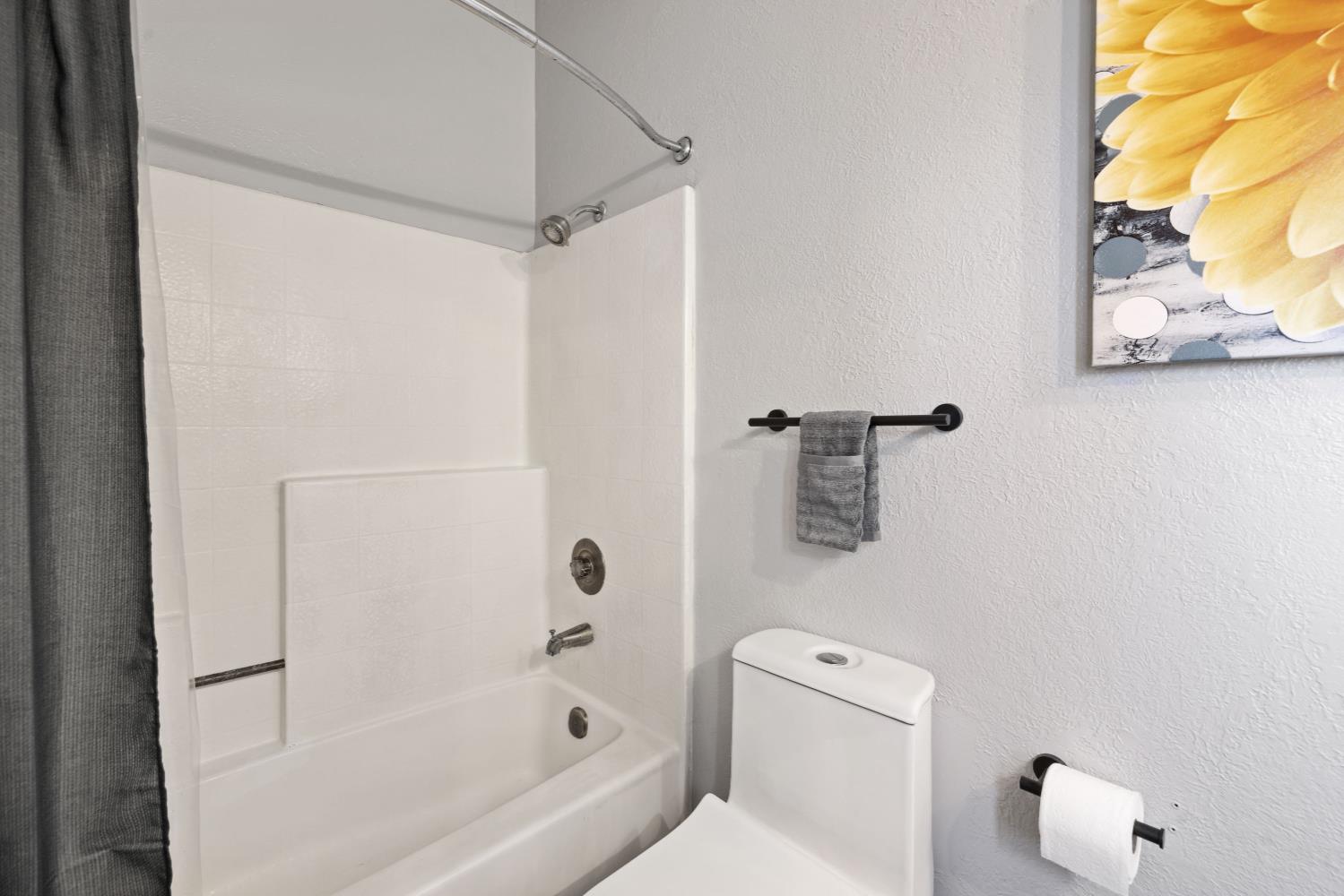 8068 Halkeep Way Sacramento, CA 95823 - Photo 18 of 27