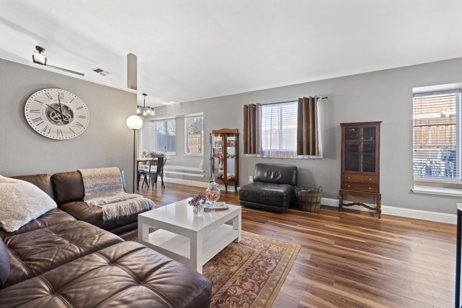 8068 Halkeep Way Sacramento, CA 95823 - Photo 5 of 27