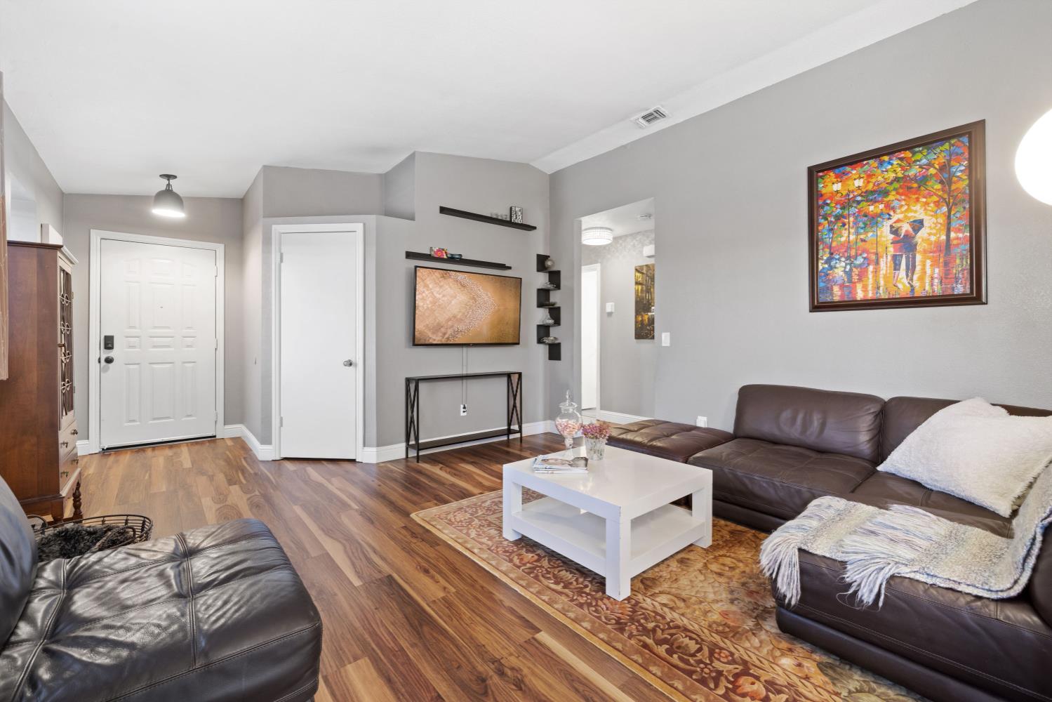 8068 Halkeep Way Sacramento, CA 95823 - Photo 6 of 27