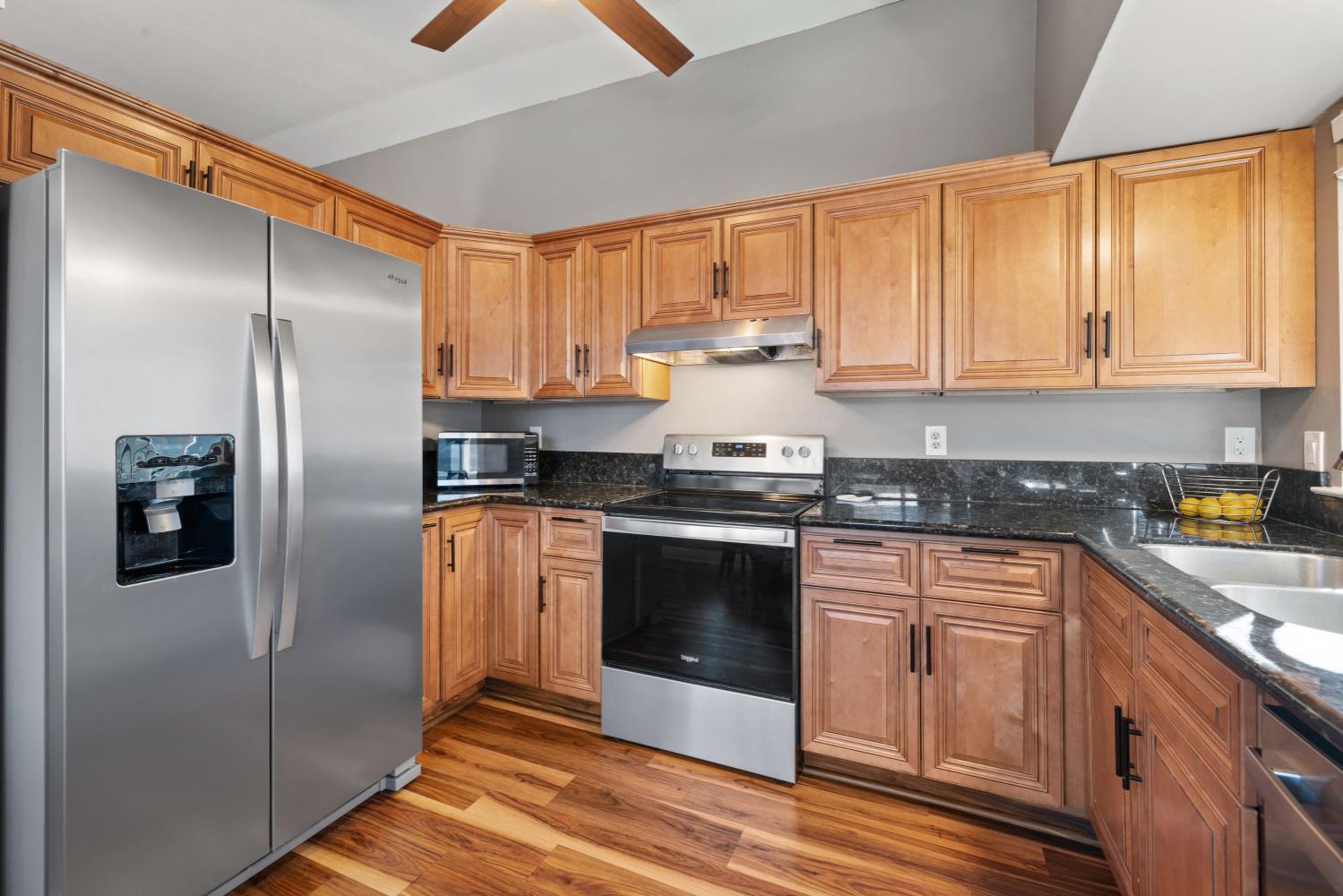 8068 Halkeep Way Sacramento, CA 95823 - Photo 9 of 27