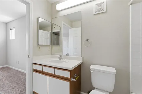 a view of a big room with closet