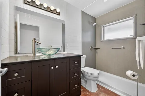 $2,100,000 | 1276 37th Avenue Northeast, St. Petersburg, FL 33704