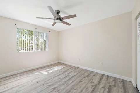 $325,000 | 260 Village Boulevard, Unit 5204, Tequesta, FL 33469