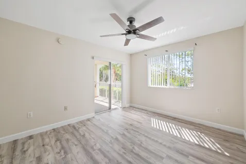 $325,000 | 260 Village Boulevard, Unit 5204, Tequesta, FL 33469