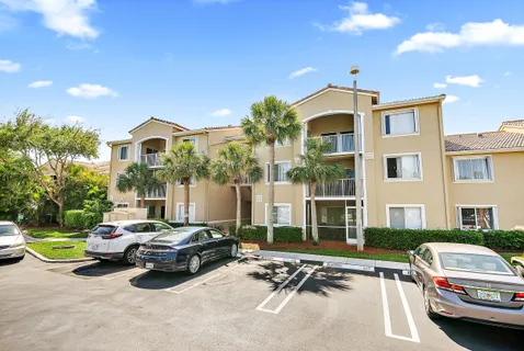 $325,000 | 260 Village Boulevard, Unit 5204, Tequesta, FL 33469