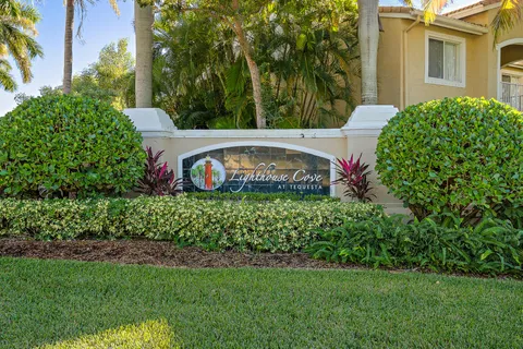 $325,000 | 260 Village Boulevard, Unit 5204, Tequesta, FL 33469