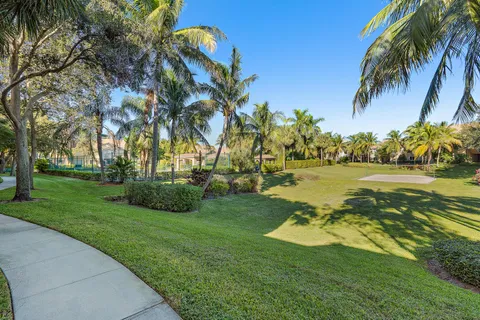 $325,000 | 260 Village Boulevard, Unit 5204, Tequesta, FL 33469