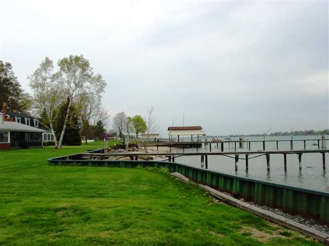 8231 South River Road Marine City, MI 48039 - Photo 4 of 29 31099847-3.JPG