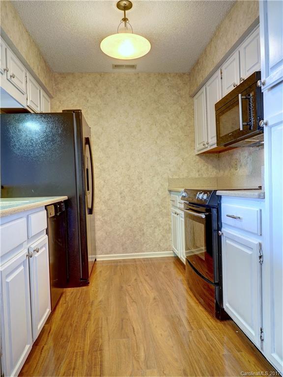 5011 Sharon Road, Unit J Charlotte, NC 28210 - Photo 3 of 15