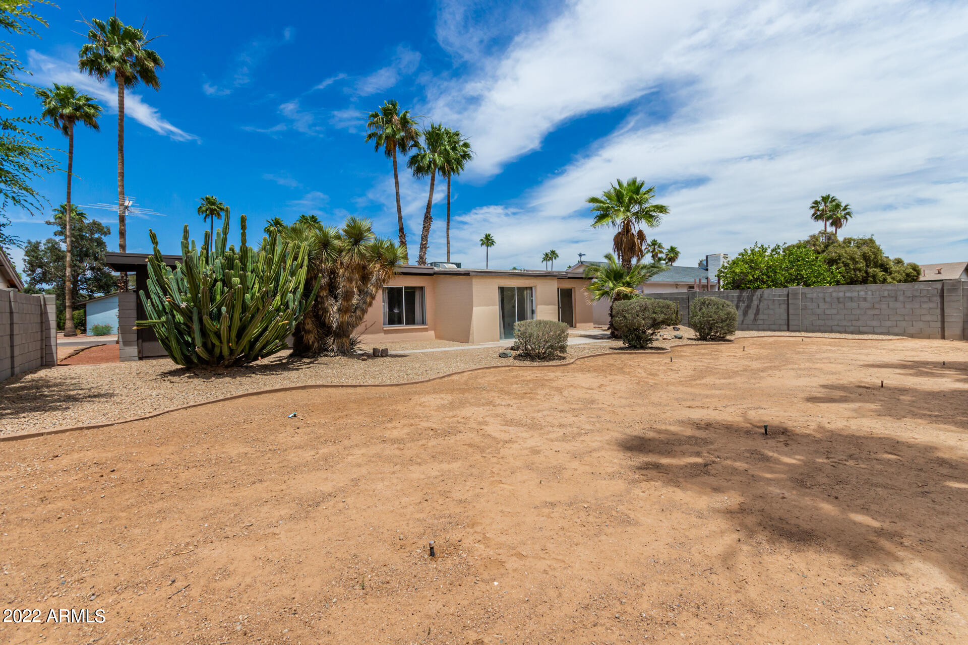 3909 East Wethersfield Road Phoenix, AZ 85032 - Photo 3 of 35 LARGE LOT NEARLY 8000 SQ. FT.